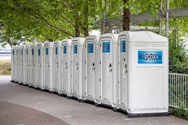 Porta potty delivery and setup in Fifth Street, TX